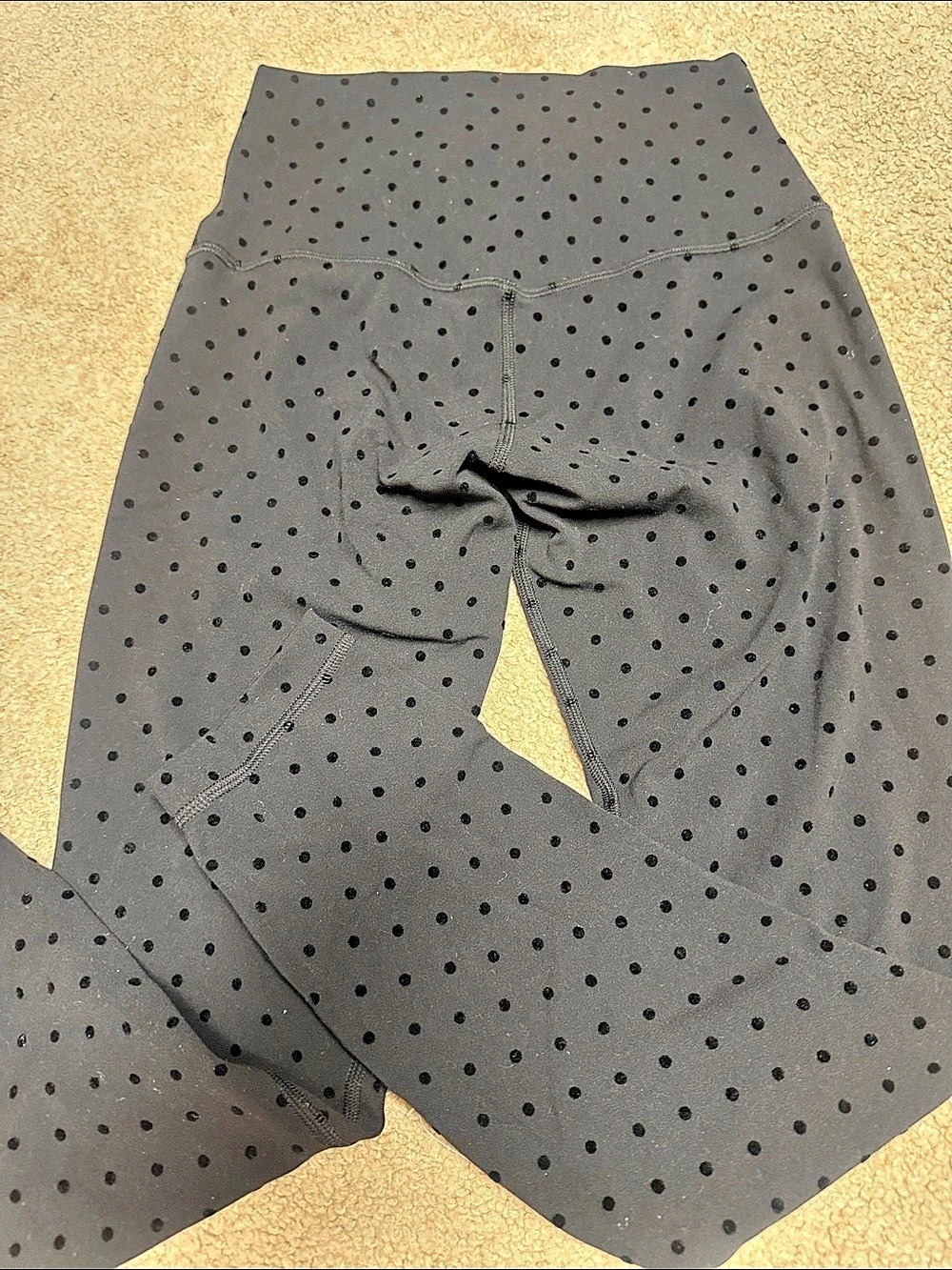Authentic Lululemon align high-rise pant Polka dot flocked
25" size 4